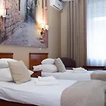 Hotel Wenecki 3*
