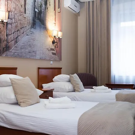 Hotel Wenecki 3*